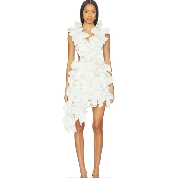 💋ELEGANT WHITE RUFFLLED DRESS!! - Picture 3 of 10